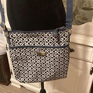 Tommy Hilfiger crossbody    